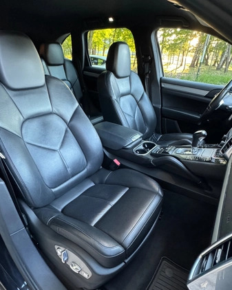 Porsche Cayenne cena 89900 przebieg: 219000, rok produkcji 2012 z Kraków małe 326